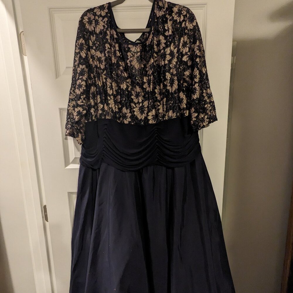 Jessica Howard  Dress size 24W